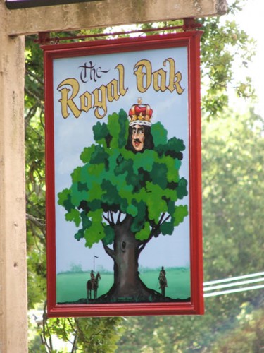 Hanging pub sign with painted pictorial and gold leaf signwriting